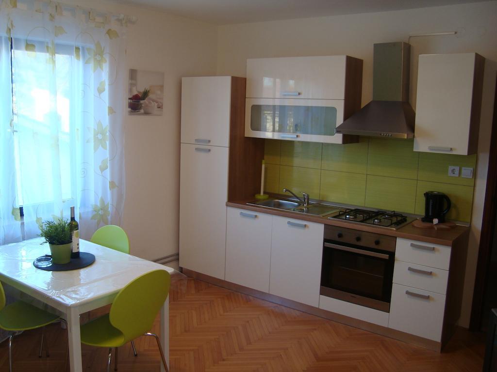 Apartments Peloza بوريتش الغرفة الصورة